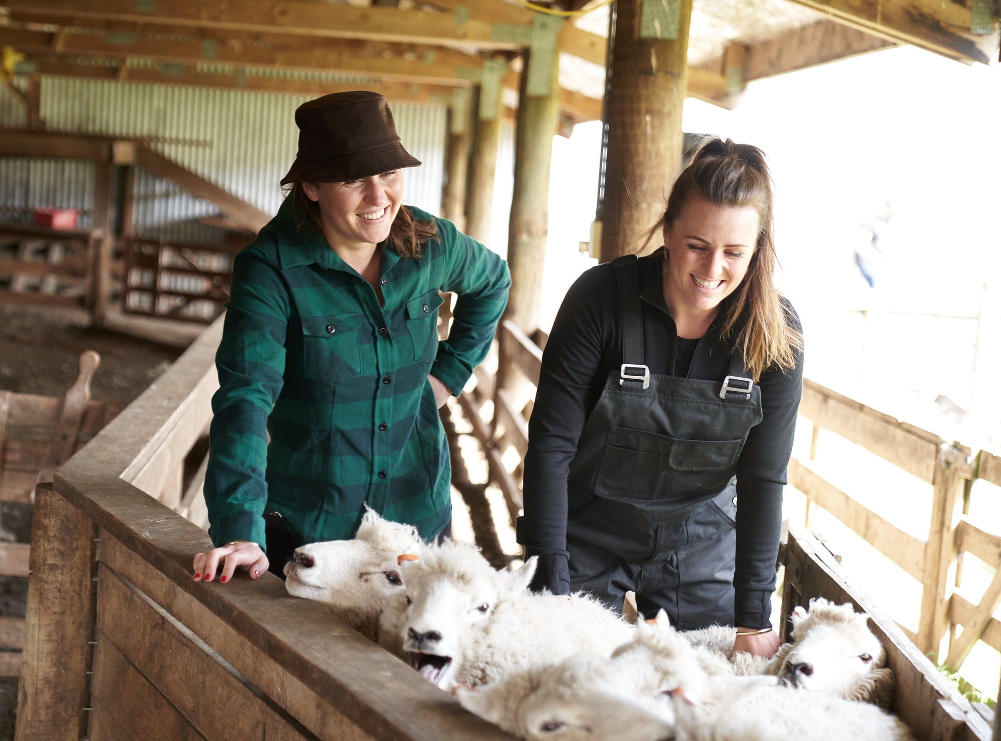 WOMENS SHORTS/TROUSERS